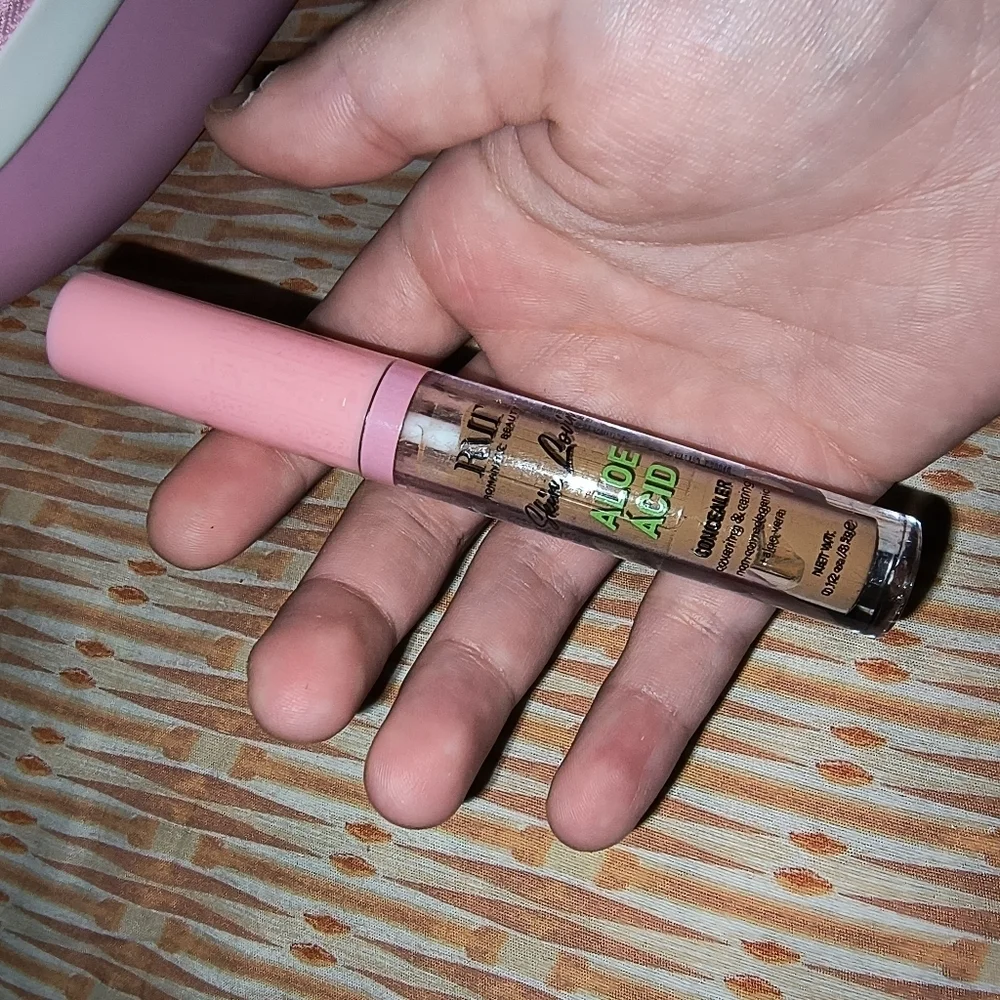 Aloe Acid Concealer - Tan